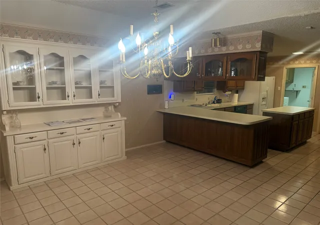5th image of 836 Lombardy Ct, Fort Worth, TX 76112 | MLS# 21265668
