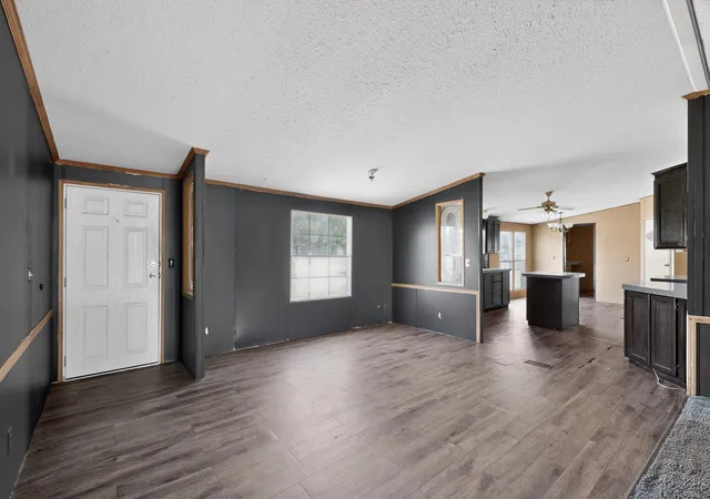 Photo 3 of Sale Pending at 154 Shelby Cir, Red Oak, TX 75154 | MLS# 21269873 | Listing updated on 2026-07-20