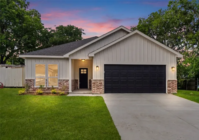 Photo 2 of Sale Pending at 3310 Pickett St, Greenville, TX 75401 | MLS# 21269915 | Listing updated on 2026-07-25