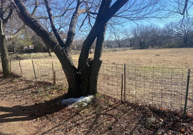 Photo 2 of Sale Pending at 6725 Orchard Dr, Flower Mound, TX 75022 | MLS# 21269955 | Listing updated on 2026-07-08