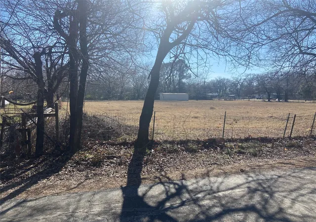 Photo 3 of Sale Pending at 6725 Orchard Dr, Flower Mound, TX 75022 | MLS# 21269955 | Listing updated on 2026-07-08