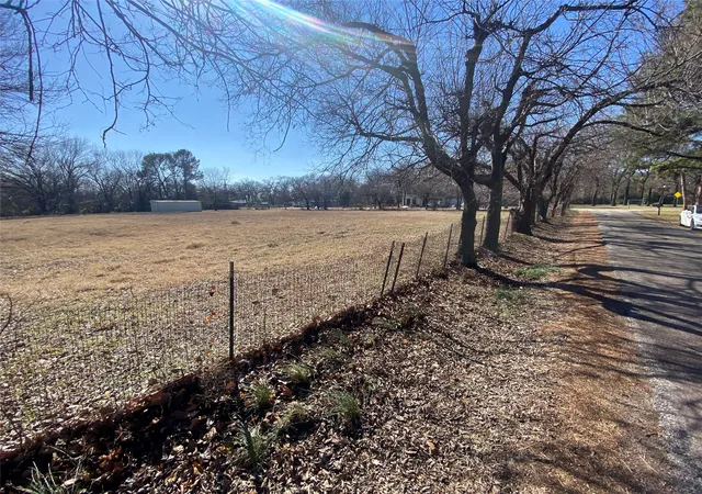 Photo 4 of Sale Pending at 6725 Orchard Dr, Flower Mound, TX 75022 | MLS# 21269955 | Listing updated on 2026-07-08