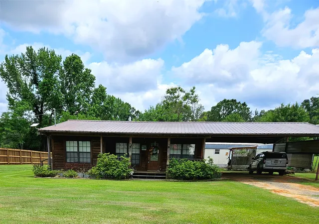 Photo 1 of Single family home for sale at 211 Holly Springs Church Rd, Coushatta, LA 71019 | MLS# 21268687 | Listing updated on 2026-07-12
