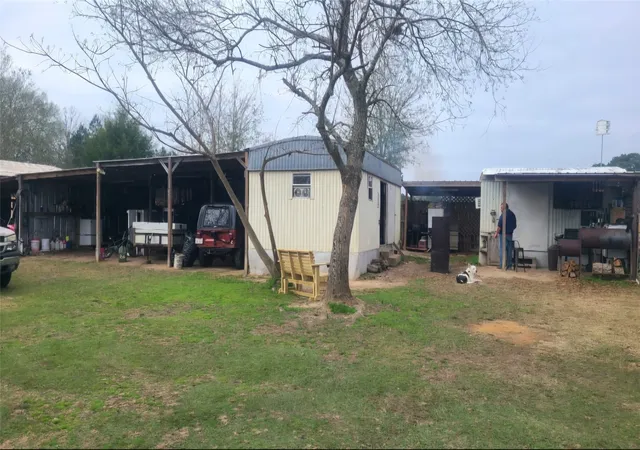 Photo 3 of Single family home for sale at 211 Holly Springs Church Rd, Coushatta, LA 71019 | MLS# 21268687 | Listing updated on 2026-07-12