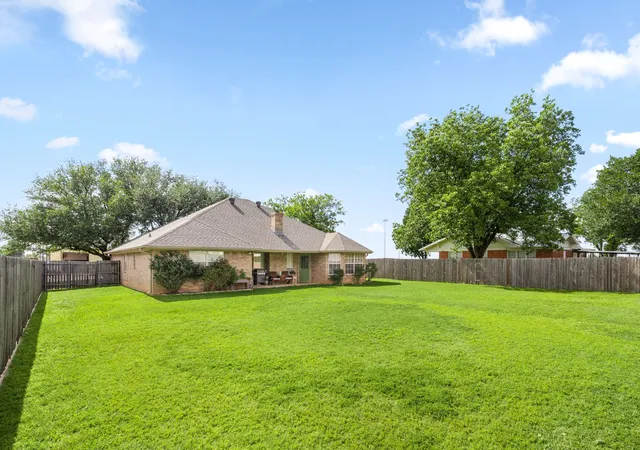 Homes for sale in Henrietta, TX | 310 Centennial Pkwy, Henrietta, TX 76365 | MLS# 21266437