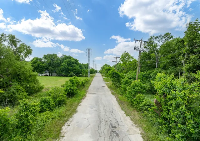 Photo 3 of Land for sale at Tbd S Davis St, Hillsboro, TX 76645 | MLS# 21263298 | Listing updated on 2026-07-25