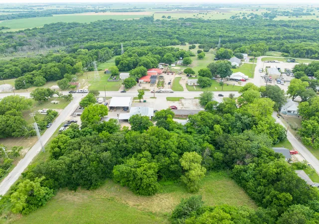 Photo 4 of Land for sale at Tbd S Davis St, Hillsboro, TX 76645 | MLS# 21263298 | Listing updated on 2026-07-25