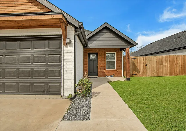 1st image of 3606 Sayle St, Greenville, TX 75401 | MLS# 21270041
