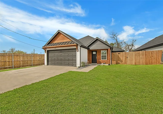 2nd image of 3606 Sayle St, Greenville, TX 75401 | MLS# 21270041
