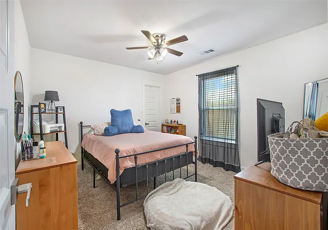 4th image of 3606 Sayle St, Greenville, TX 75401 | MLS# 21270041