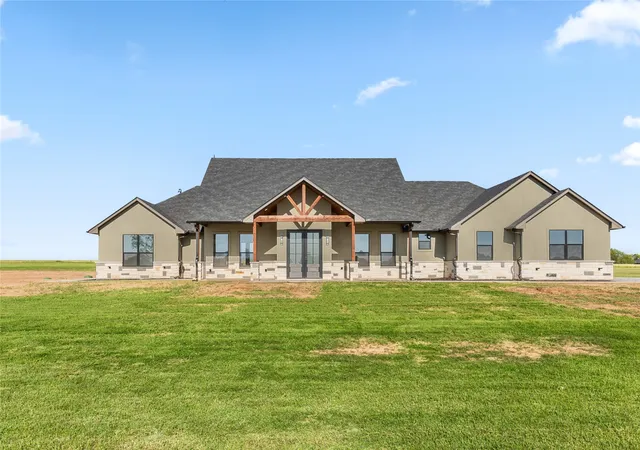 Photo 3 of Single family home for sale at 2311 Parker Rd, Wichita Falls, TX 76310 | MLS# 21269576 | Listing updated on 2026-08-28