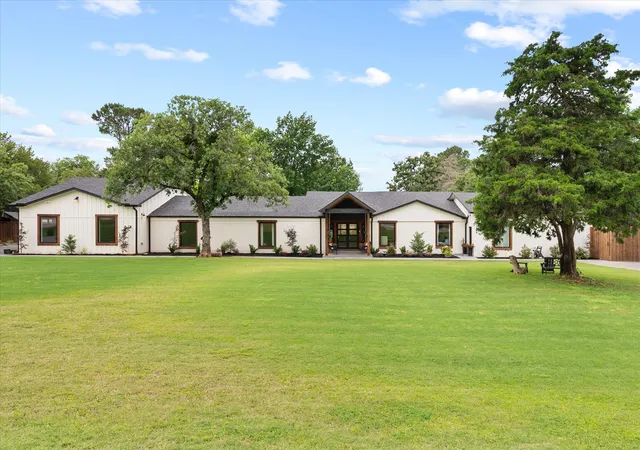 Photo 2 of Single family home for sale at 1584 Randol Mill Ave, Southlake, TX 76092 | MLS# 21257687 | Listing updated on 2026-07-12