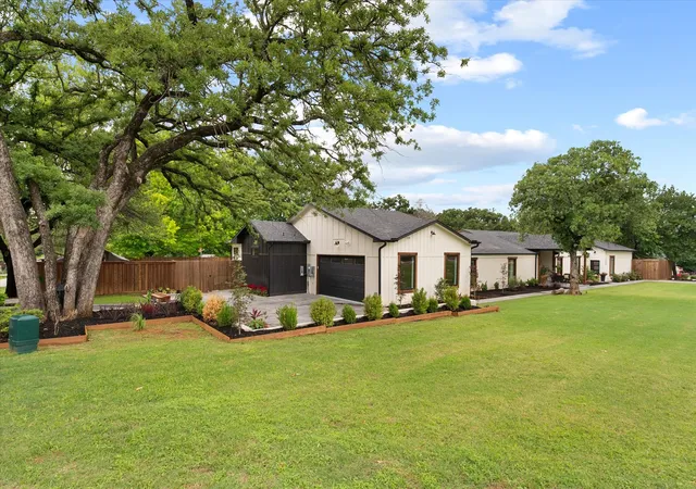 Photo 3 of Single family home for sale at 1584 Randol Mill Ave, Southlake, TX 76092 | MLS# 21257687 | Listing updated on 2026-07-12