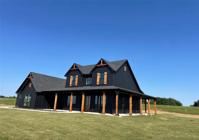 Photo 3 of Single family home for sale at 4 Dixie Estates Wy, Whitesboro, TX 76273 | MLS# 21270021 | Listing updated on 2026-08-23