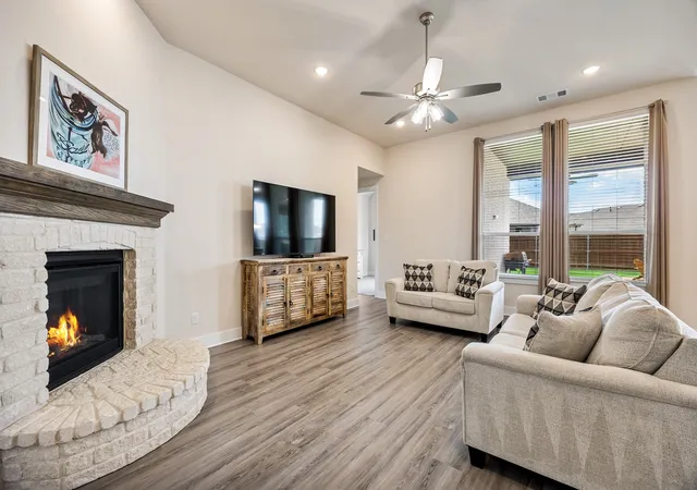 Photo 3 of Single family home for sale at 4020 Grotto Dr, Royse City, TX 75189 | MLS# 21269963 | Listing updated on 2026-09-23