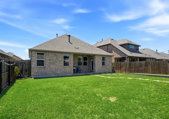 Homes for sale in Aubrey, TX | 11225 Gold Pan Trl, Aubrey, TX 76227 | MLS# 21270183