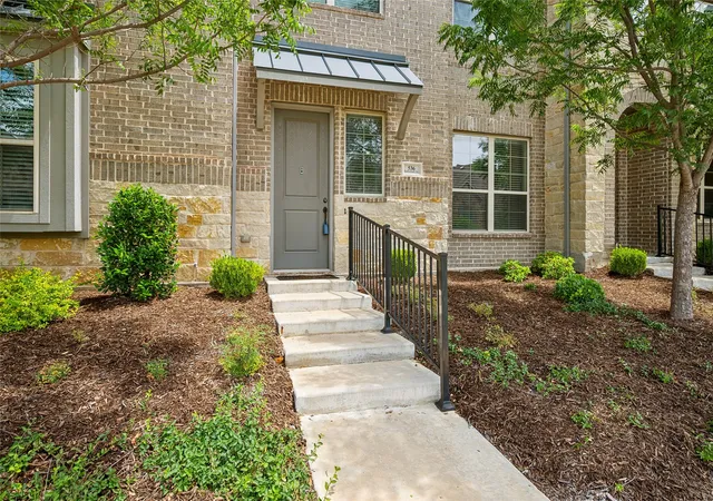 Homes for sale in Irving, TX | 536 Ballustrade Dr, Irving, TX 75039 | MLS# 21269768
