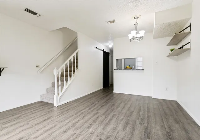 4th image of 634 W Collins St, Denton, TX 76201 | MLS# 21201908