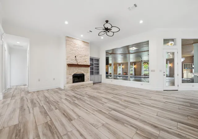 Photo 4 of Single family home for sale at 5501 Equestrian Dr, Granbury, TX 76049 | MLS# 21258417 | Listing updated on 2026-08-18