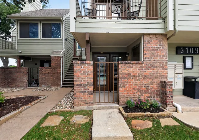 Photo 2 of Sale Pending at 3109 Sondra Dr #107, Fort Worth, TX 76107 | MLS# 21261893 | Listing updated on 2026-10-01