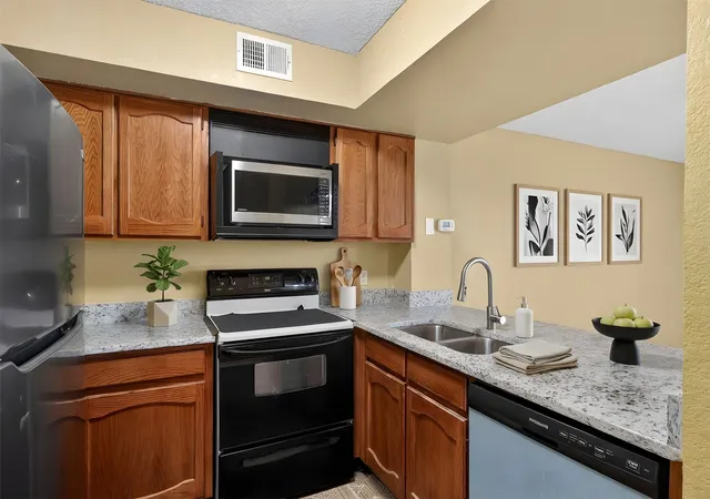 Photo 4 of Sale Pending at 3109 Sondra Dr #107, Fort Worth, TX 76107 | MLS# 21261893 | Listing updated on 2026-10-01