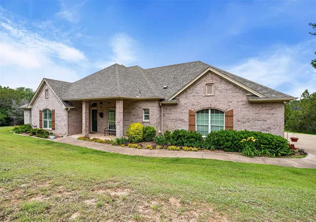 Homes for sale in Tolar, TX | 2809 Wind Point Ct, Tolar, TX 76476 | MLS# 21266374