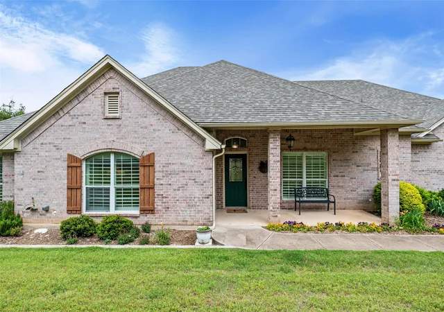 Homes for sale in Tolar, TX | 2809 Wind Point Ct, Tolar, TX 76476 | MLS# 21266374