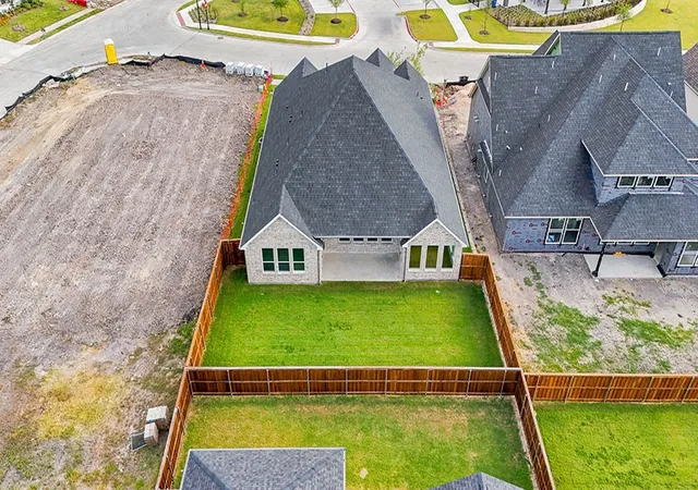 Photo 3 of Sale Pending at 3156 Shaddock Blvd, Rockwall, TX 75032 | MLS# 21270272 | Listing updated on 2026-08-31