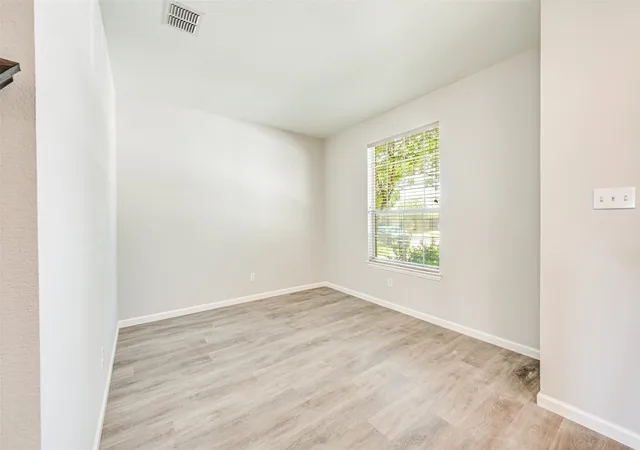 Photo 3 of Single family home for sale at 5205 Bay View Dr, Fort Worth, TX 76244 | MLS# 21270285 | Listing updated on 2026-07-28