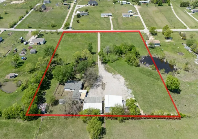 Photo 3 of Manufactured home for sale at 14260 Warbler Ln, Haslet, TX 76052 | MLS# 21270266 | Listing updated on 2026-07-19