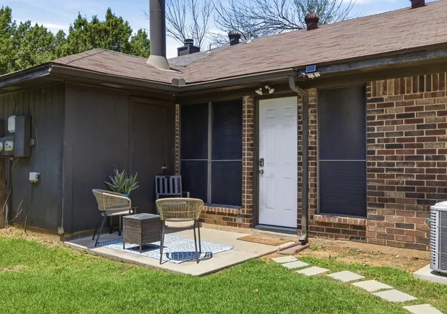 Homes for sale in Bedford, TX | 2420 Oakmont Dr, Bedford, TX 76022 | MLS# 21264632
