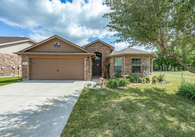 Photo 1 of Sale Pending at 597 Creekview Dr, Azle, TX 76020 | MLS# 21270345 | Listing updated on 2026-07-08