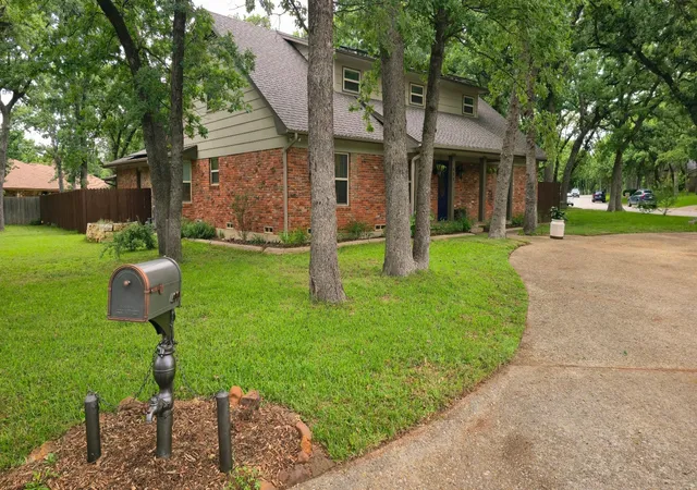 2nd image of 400 Pennsylvania Dr, Denton, TX 76205 | MLS# 21237605