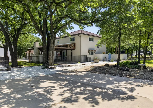 Photo 2 of Single family home for sale at 690 Orchid Hill Ln, Argyle, TX 76226 | MLS# 21265531 | Listing updated on 2026-08-22