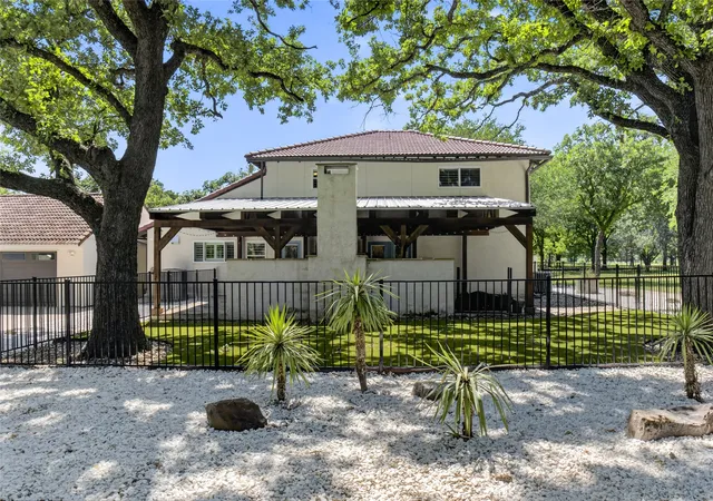 Photo 3 of Single family home for sale at 690 Orchid Hill Ln, Argyle, TX 76226 | MLS# 21265531 | Listing updated on 2026-08-22