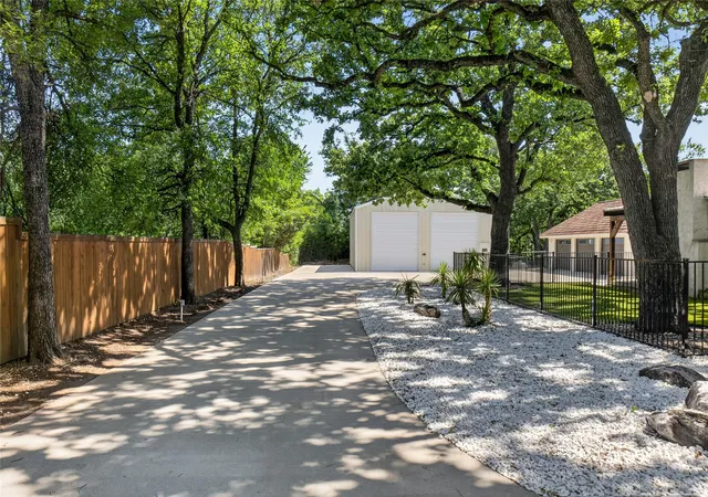 Photo 4 of Single family home for sale at 690 Orchid Hill Ln, Argyle, TX 76226 | MLS# 21265531 | Listing updated on 2026-08-22