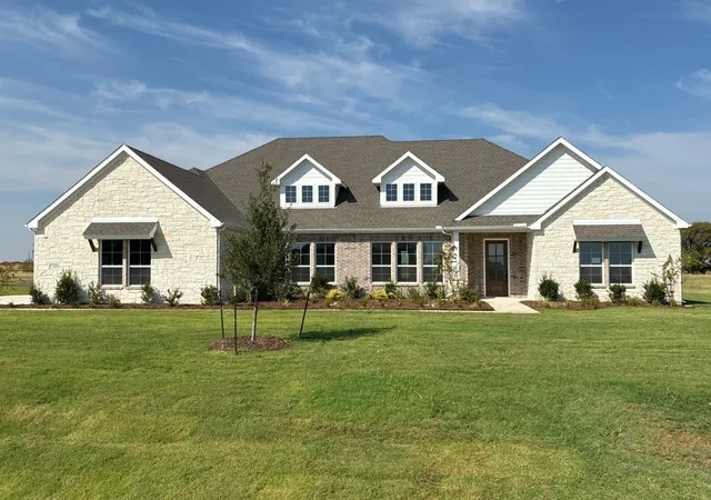 Single family home for sale at 2309 Quartz St, Krum, TX 76249 | MLS# 21270379