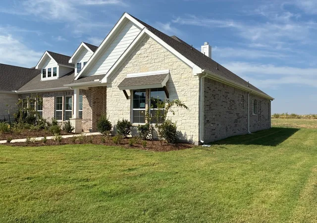 Photo 2 of Single family home for sale at 2309 Quartz St, Krum, TX 76249 | MLS# 21270379 | Listing updated on 2026-10-07