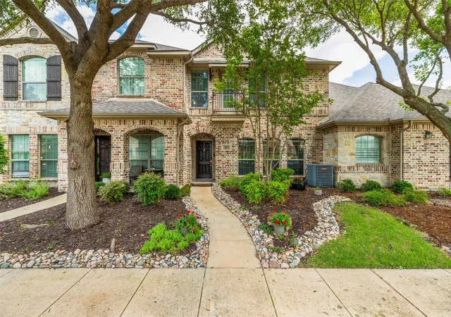Townhouse for sale at 5802 Antique Rose Trl, Fairview, TX 75069 | MLS# 21268252
