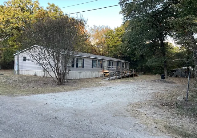 1st image of 136 Coahoma St, Mabank, TX 75156 | MLS# 21270429