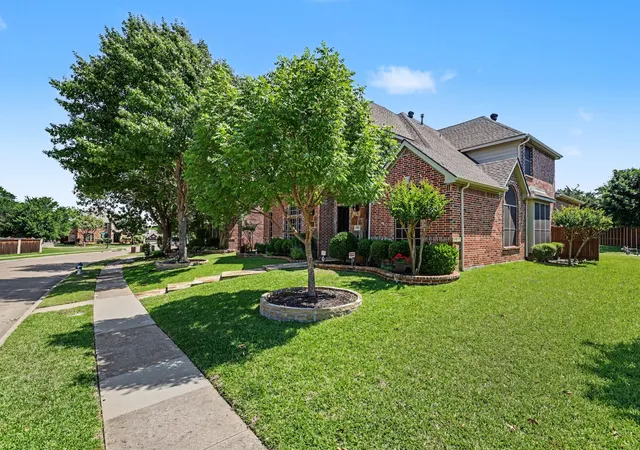 Homes for sale in Frisco, TX | 8808 Shady Shore Dr, Frisco, TX 75036 | MLS# 21257076