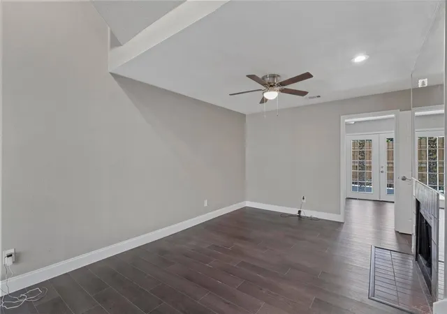 3rd image of 1444 Weiler Blvd, Fort Worth, TX 76112 | MLS# 21268887