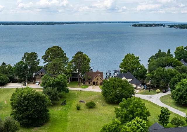Homes for sale in Star Harbor, TX | 143 Shoreline Dr, Star Harbor, TX 75148 | MLS# 21270230