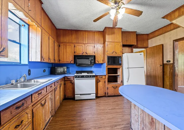 Photo 4 of Single family home for sale at 700 N 3Rd St, Mc Gregor, TX 76657 | MLS# 21267829 | Listing updated on 2026-08-27
