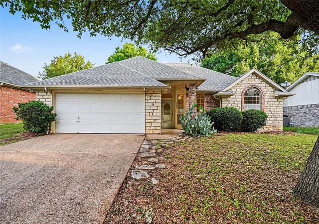 1st image of 1504 Clover Ln, Granbury, TX 76048 | MLS# 21270475