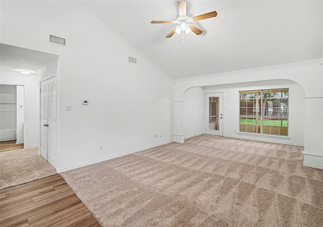 image of 1504 Clover Ln, Granbury, TX 76048 | MLS# 21270475