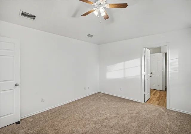 image of 1504 Clover Ln, Granbury, TX 76048 | MLS# 21270475