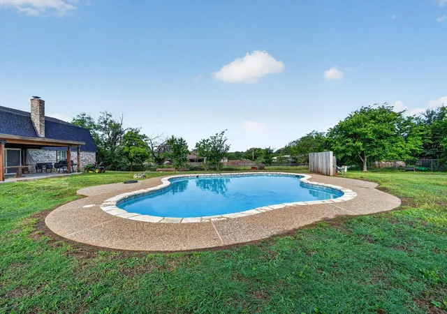 Photo 2 of Sale Pending at 4041 Burleson Retta Rd, Burleson, TX 76028 | MLS# 21268166 | Listing updated on 2026-07-28