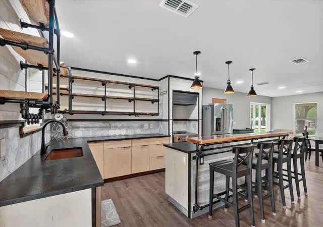 Photo 4 of Sale Pending at 4041 Burleson Retta Rd, Burleson, TX 76028 | MLS# 21268166 | Listing updated on 2026-07-28