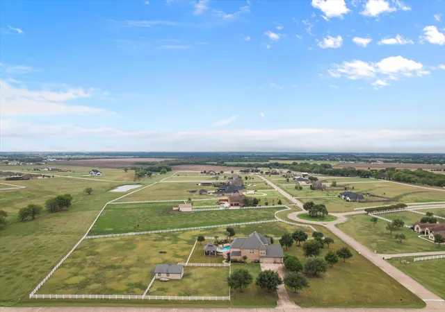 Homes for sale in Red Oak, TX | 160 Steel Dust Dr, Red Oak, TX 75154 | MLS# 21269564